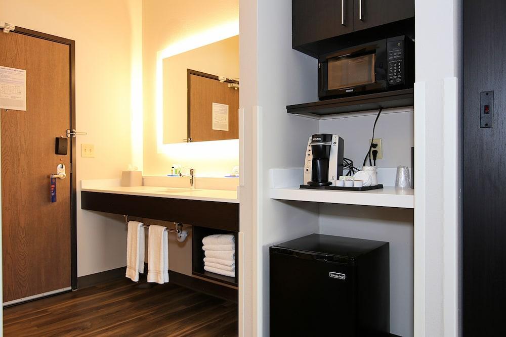Holiday Inn Express Hotel & Suites Ashland By Ihg Екстериор снимка